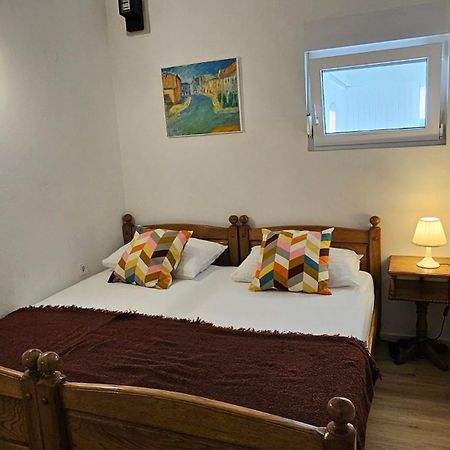 Apartmani Ela Prvić Luka Dış mekan fotoğraf