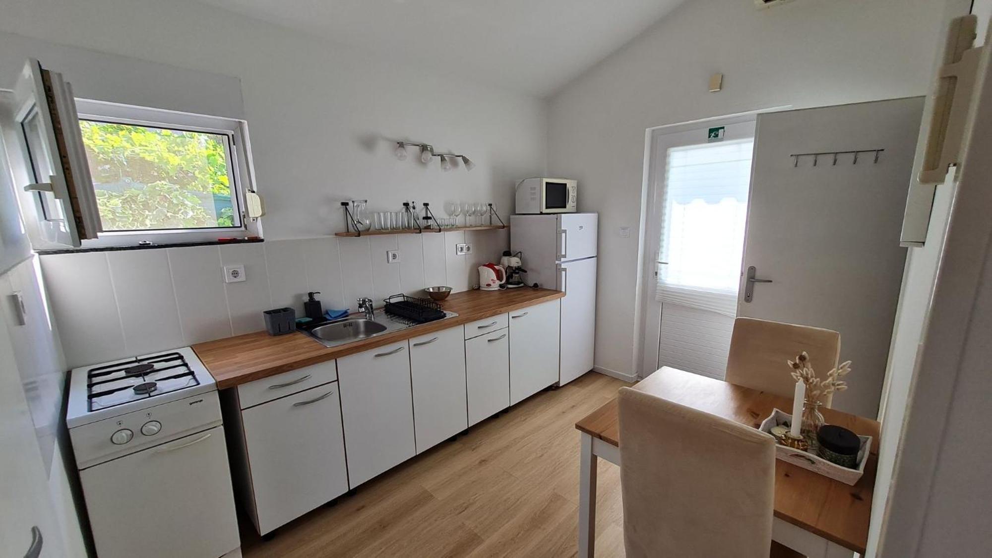 Apartmani Ela Prvić Luka Dış mekan fotoğraf