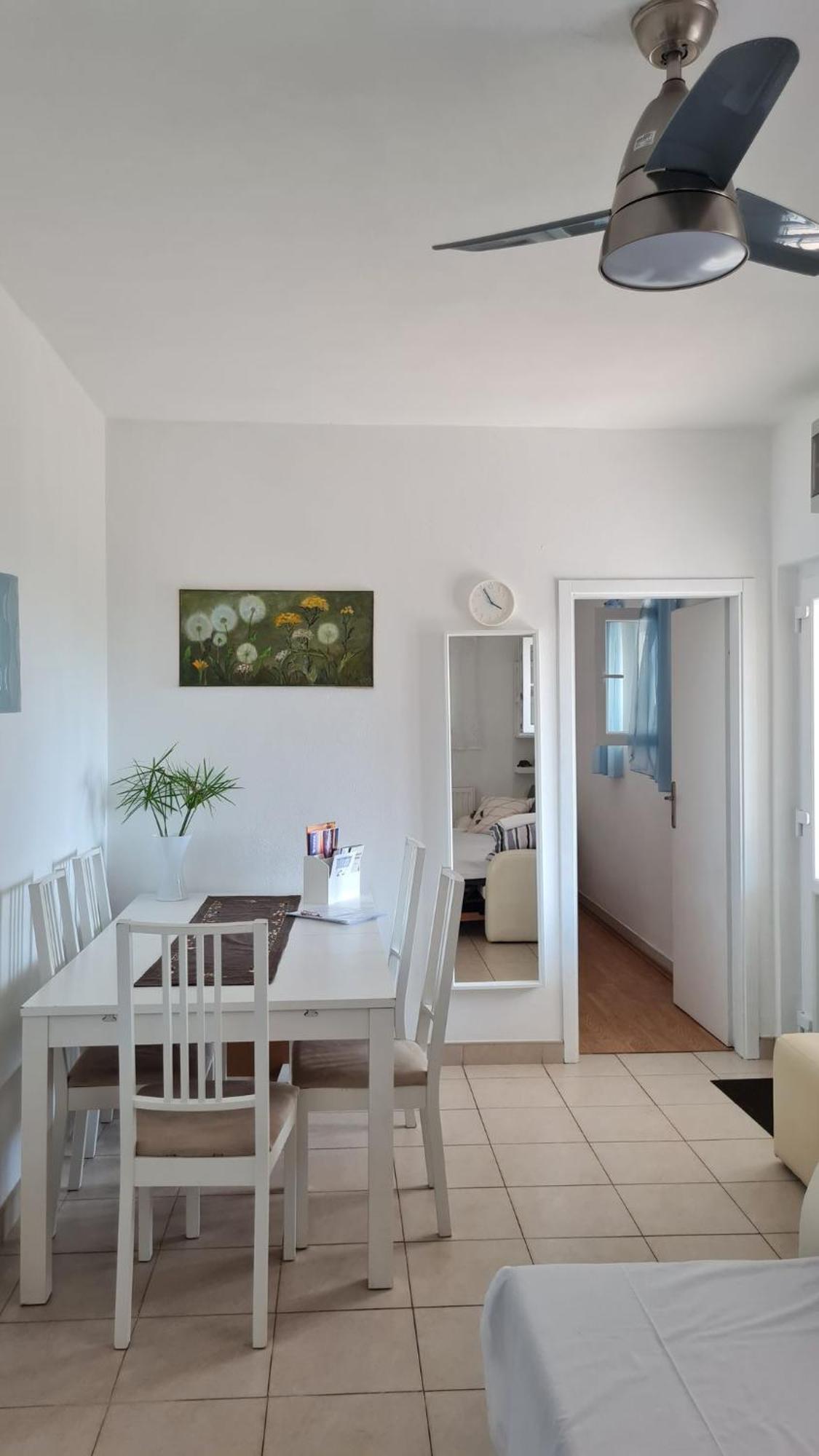 Apartmani Ela Prvić Luka Oda fotoğraf