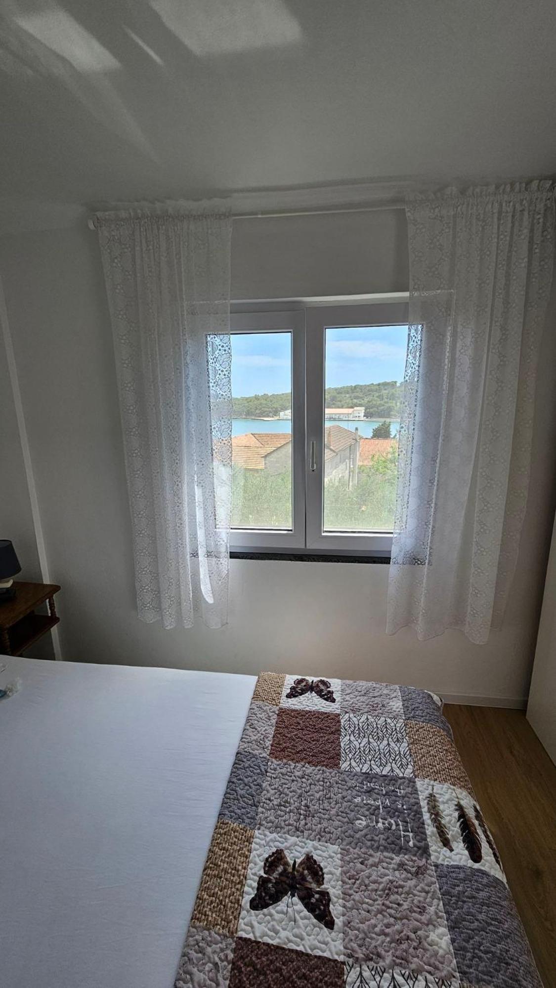 Apartmani Ela Prvić Luka Dış mekan fotoğraf